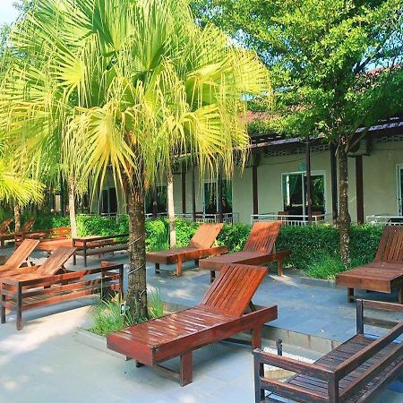 Twin Palms Resort Сіануквіль Екстер'єр фото