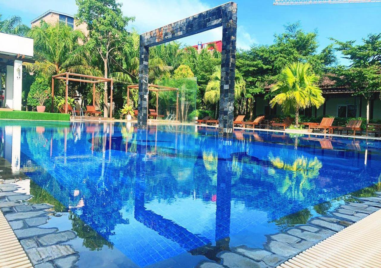 Twin Palms Resort Сіануквіль Екстер'єр фото