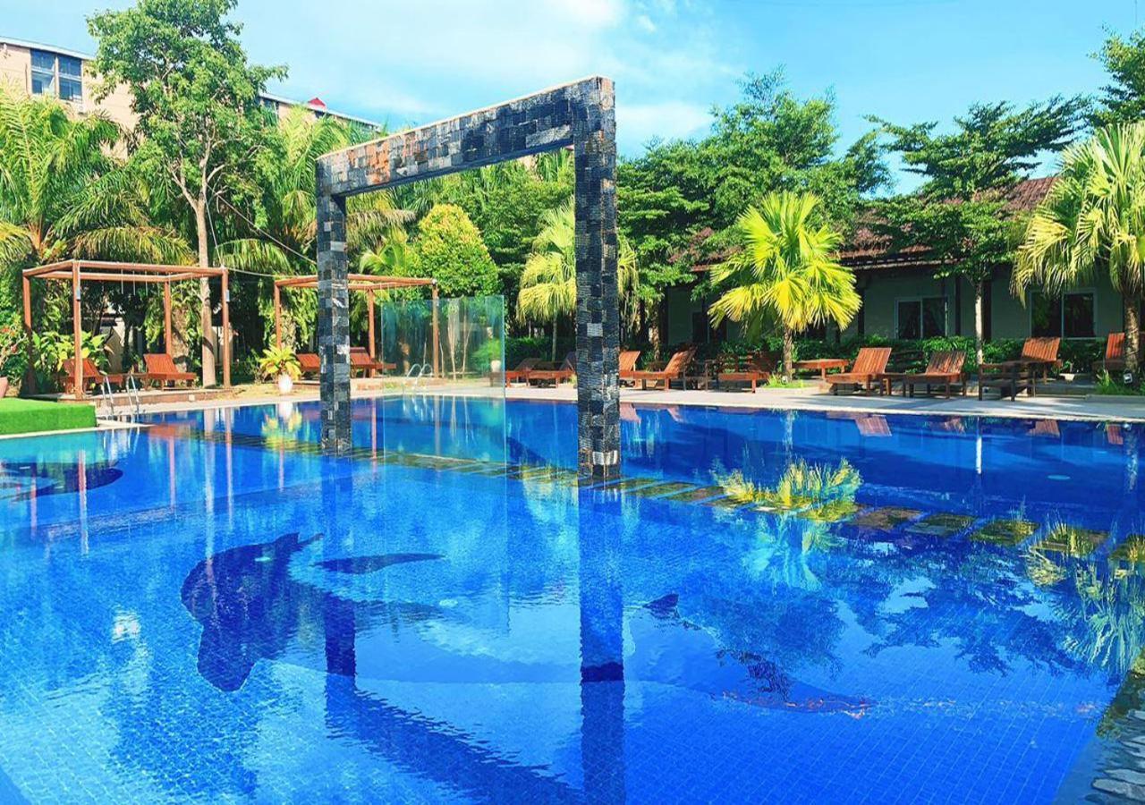 Twin Palms Resort Сіануквіль Екстер'єр фото