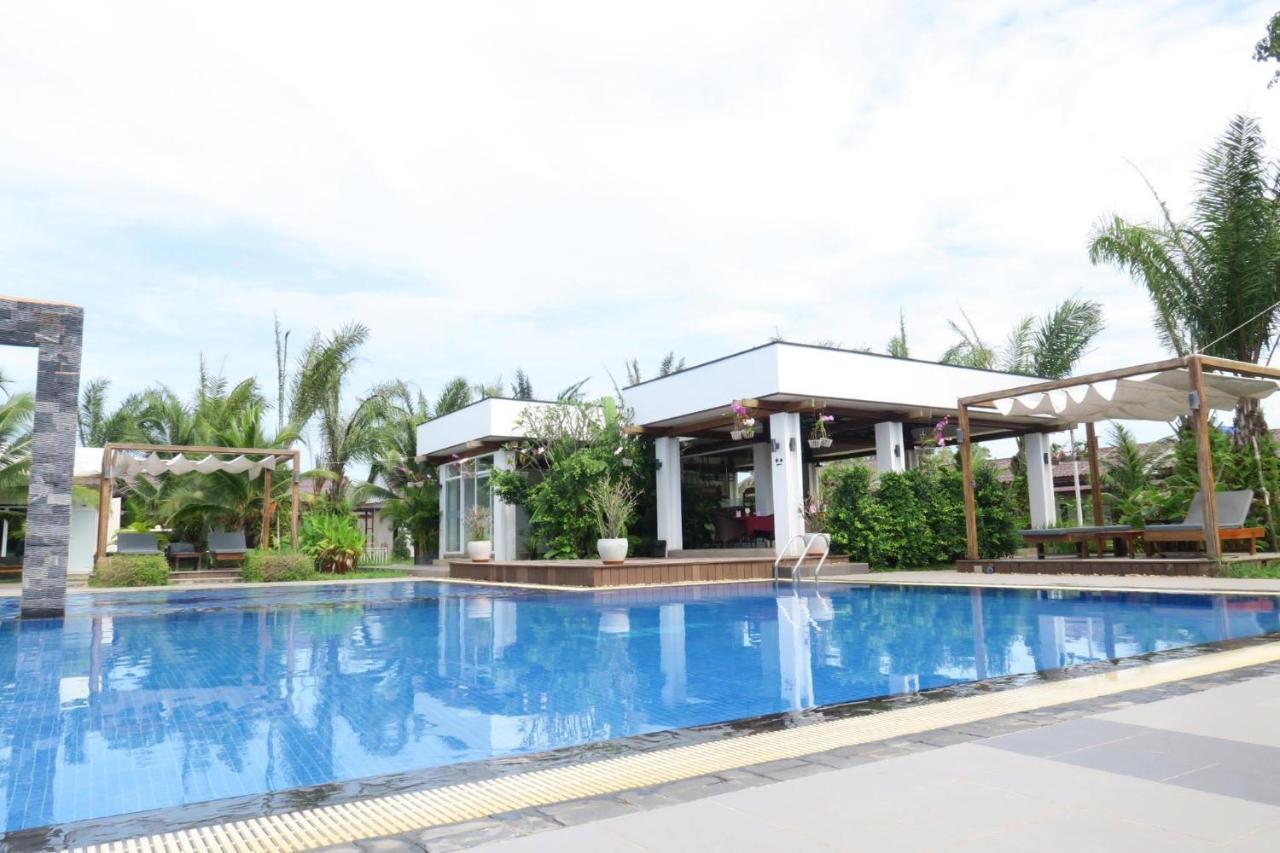 Twin Palms Resort Сіануквіль Екстер'єр фото